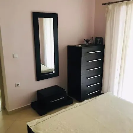 Modern Close To The Beach,port & Centre Apartment Sarande